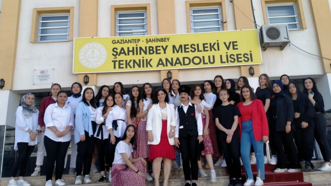 Okulumuzda 19 Mayıs Atatürk'ü Anma, Gençlik ve Spor Bayramı kutlaması düzenlendi